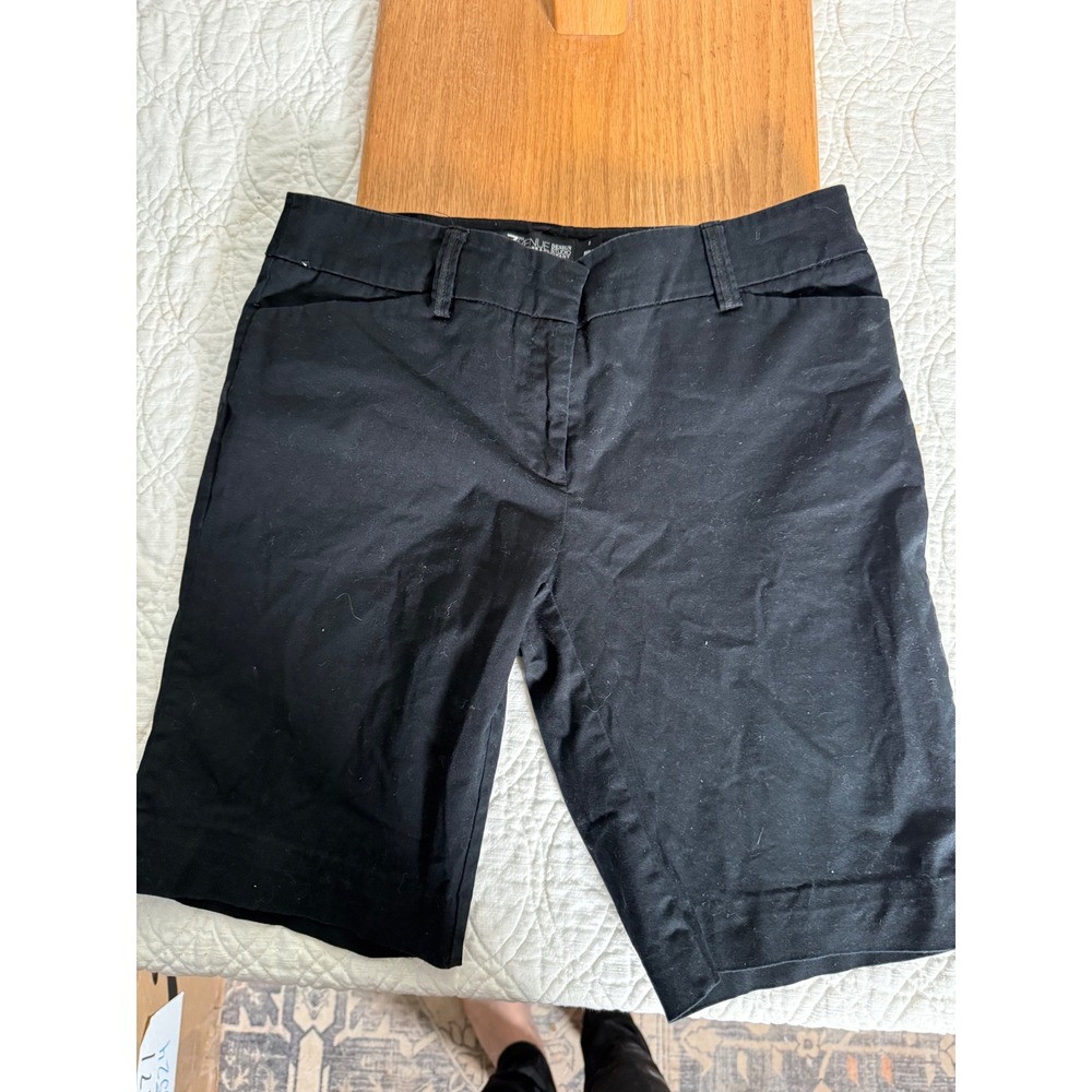 New York & Company 7th Avenue Black Bermuda Shorts Size 2 Stretch Flat Front